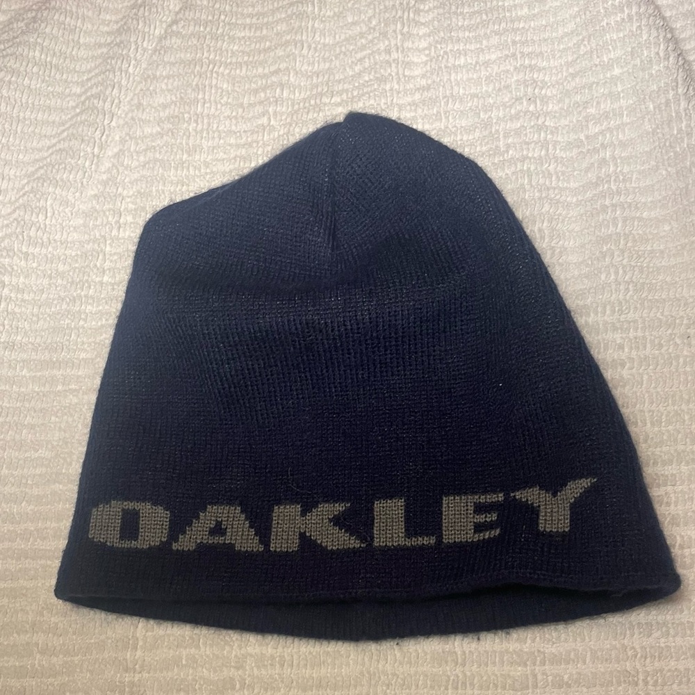 NWT Oakley beanie